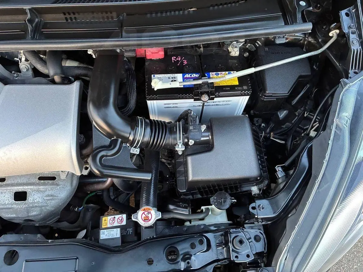 Toyota Sienta 2019