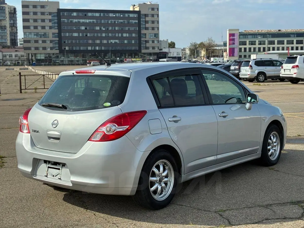 Nissan Tiida 2011