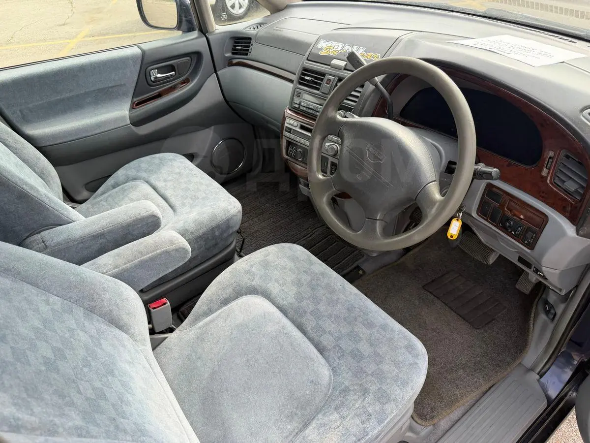Nissan Presage 1999