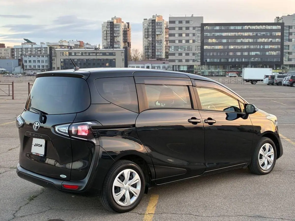 Toyota Sienta 2019