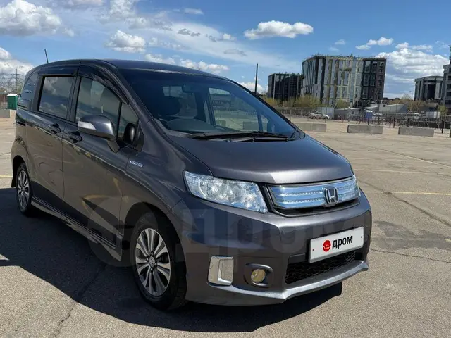 Honda Freed Spike 2014