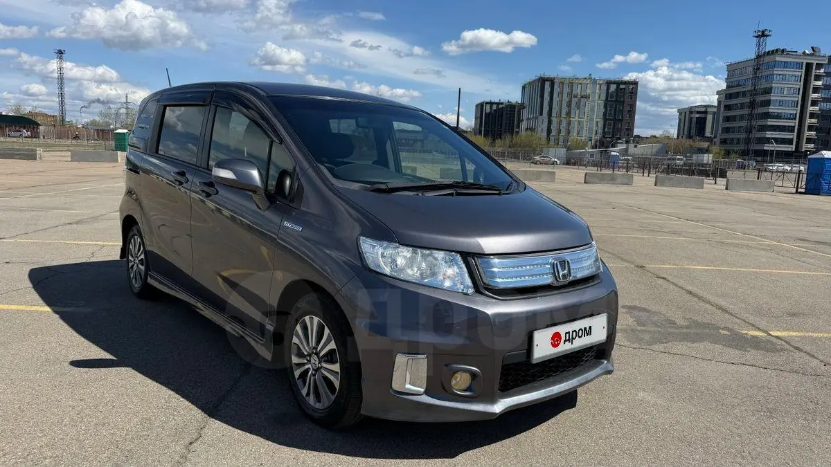 Honda Freed Spike 2014