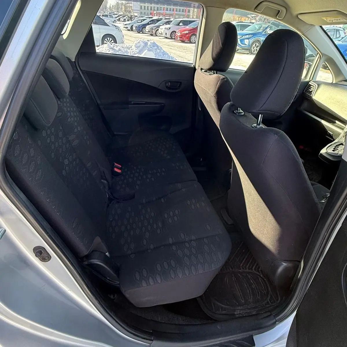 Toyota Ractis 2014