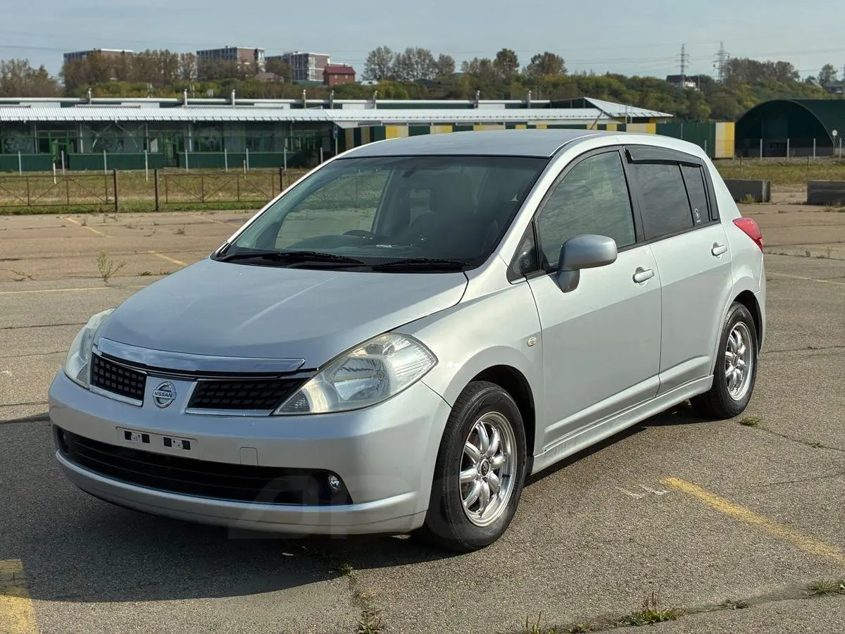 Nissan Tiida 2011
