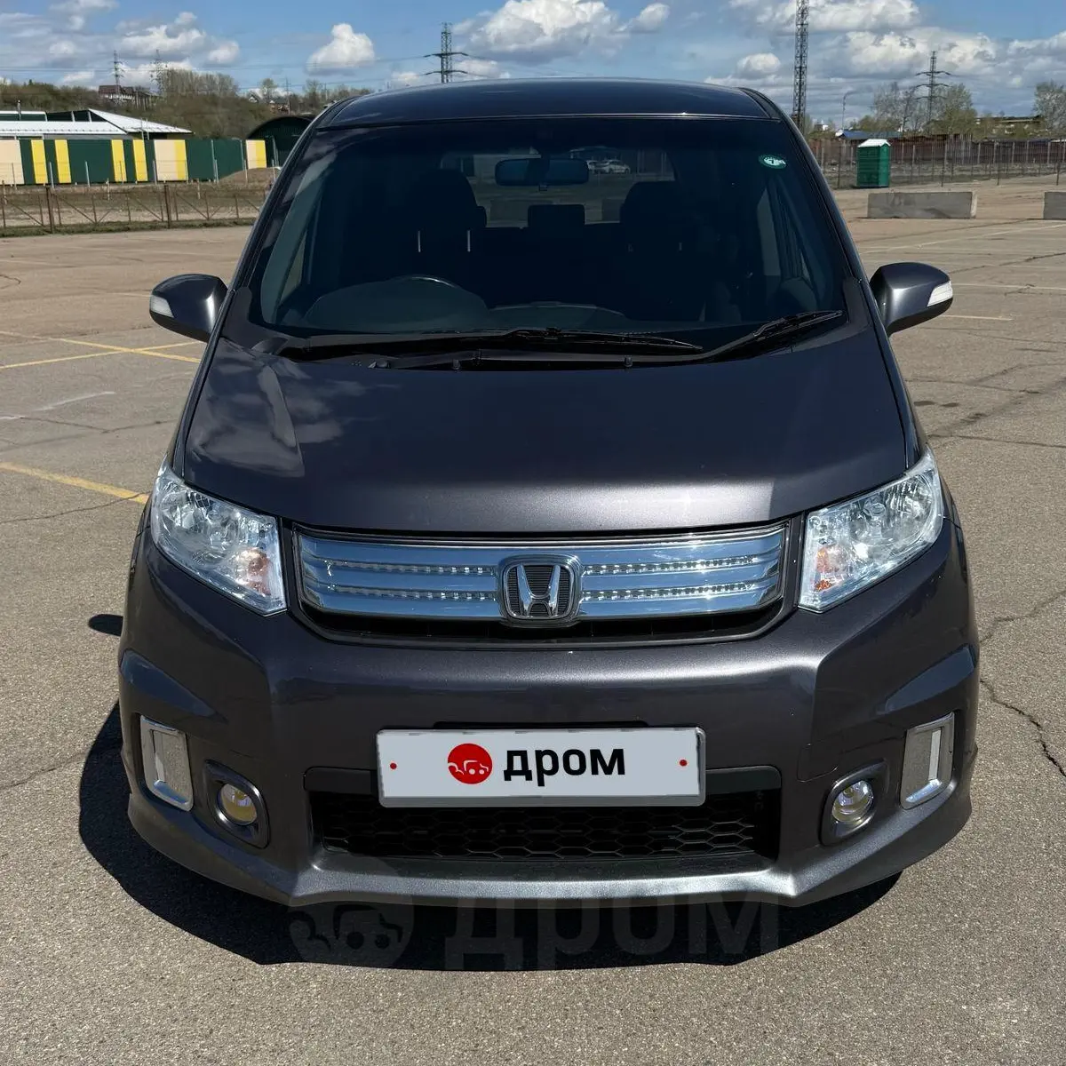 Honda Freed Spike 2014