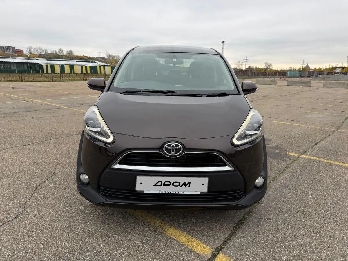 Toyota Sienta 2016