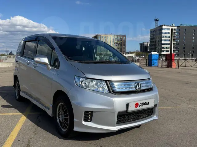 Honda Freed Spike 2012