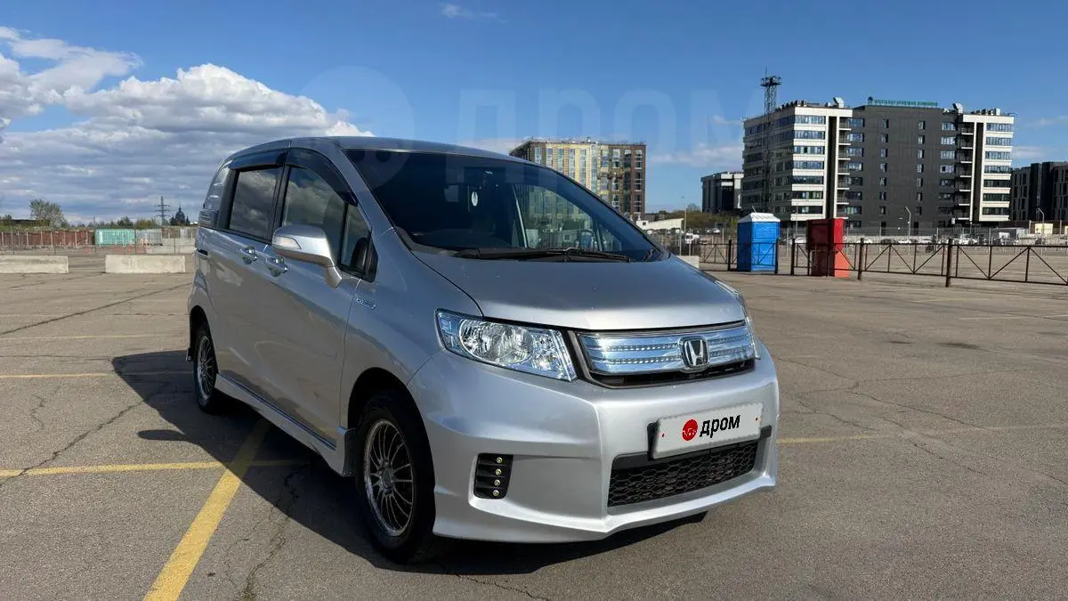 Honda Freed Spike 2012