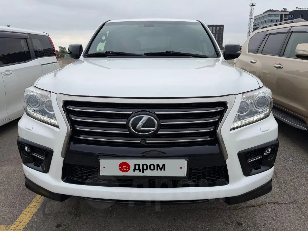 Lexus LX570 2014