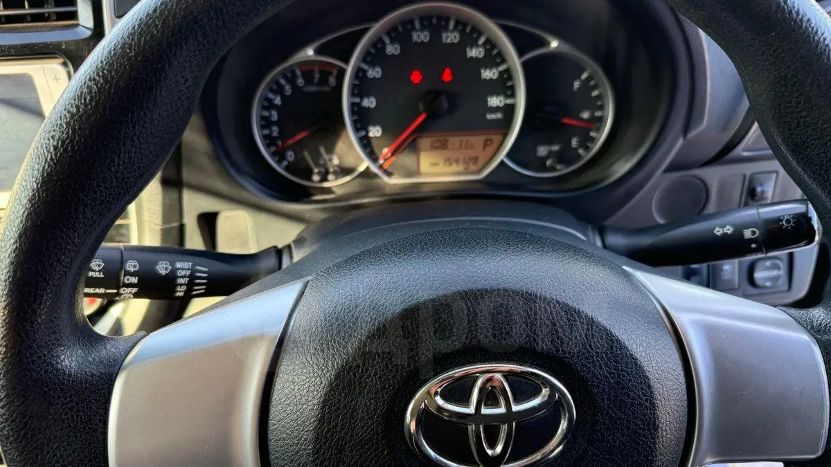 Toyota Ractis 2014