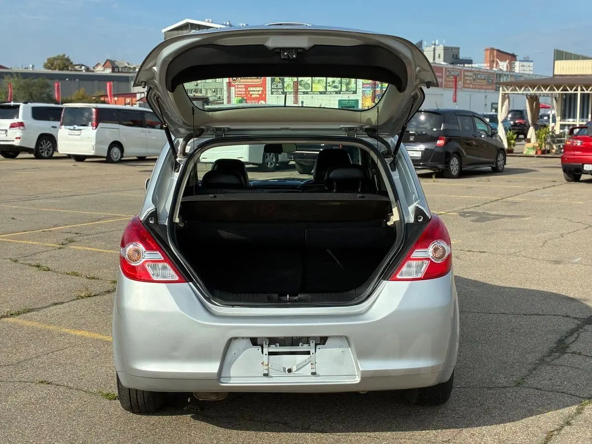Nissan Tiida 2011