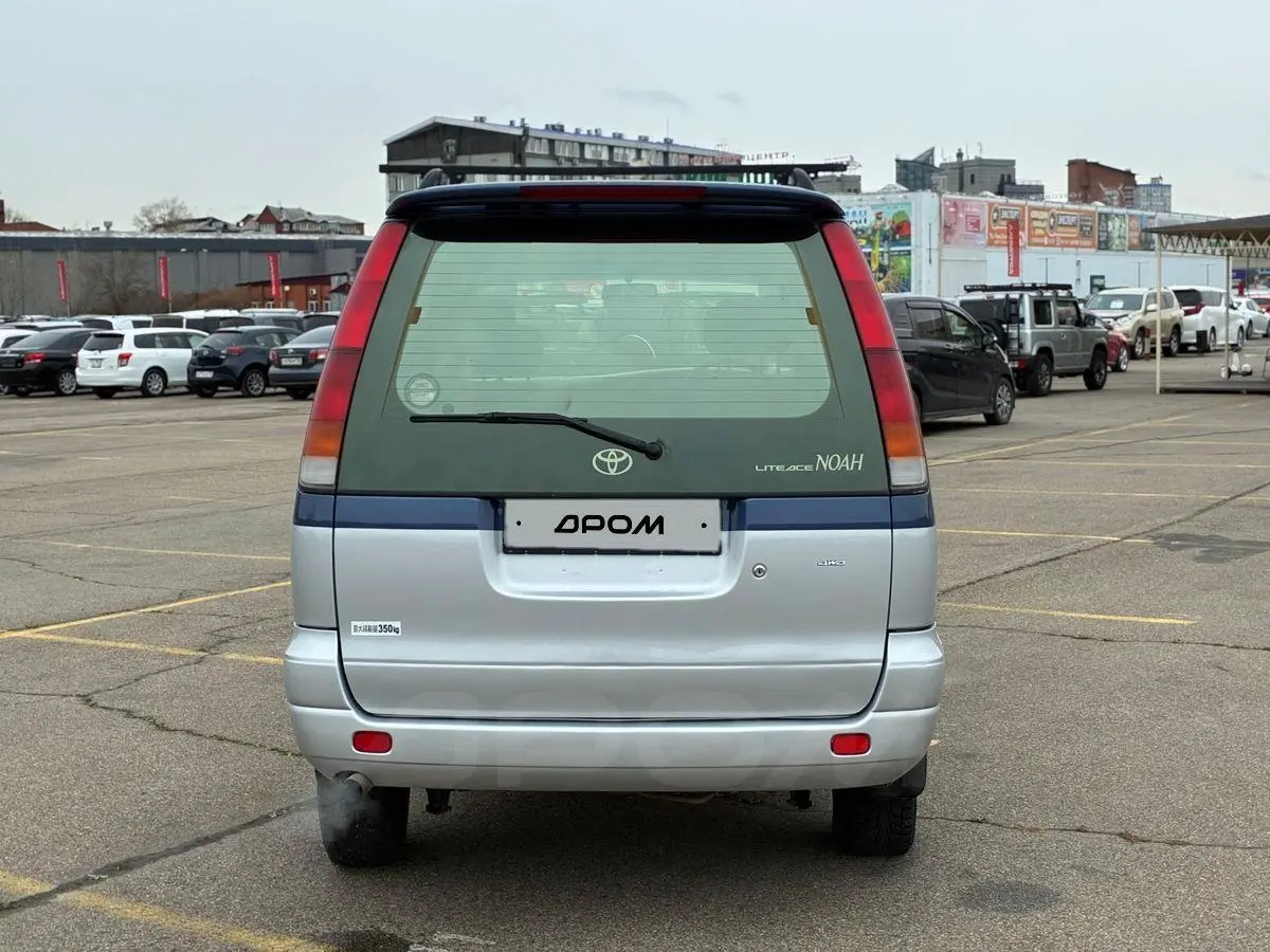 Toyota Town Ace Noah 1996