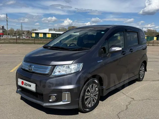 Honda Freed Spike 2014