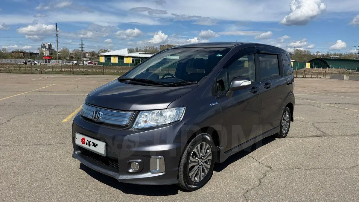 Honda Freed Spike 2014