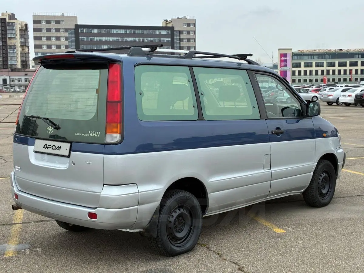 Toyota Town Ace Noah 1996