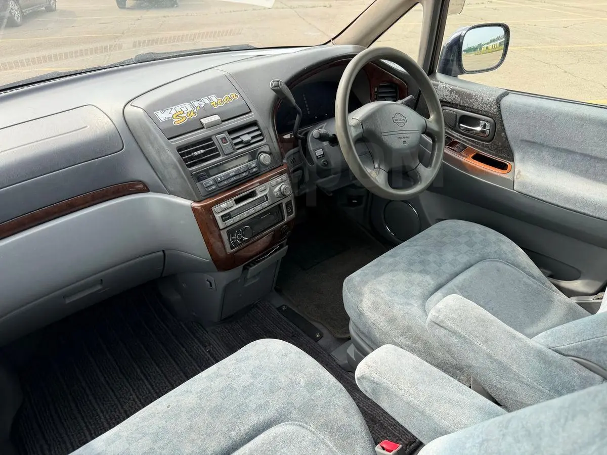 Nissan Presage 1999