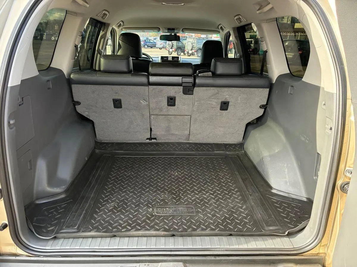 Toyota Land Cruiser Prado 2012