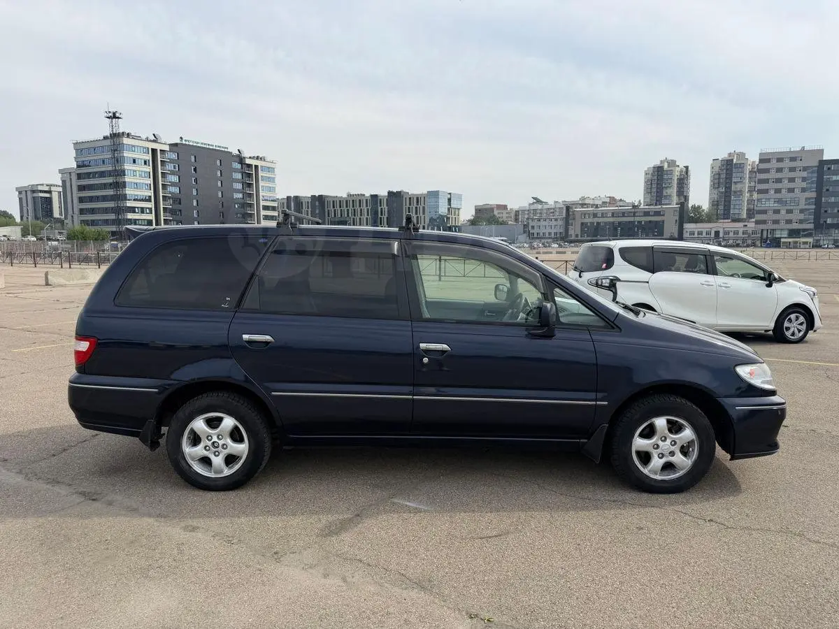 Nissan Presage 1999