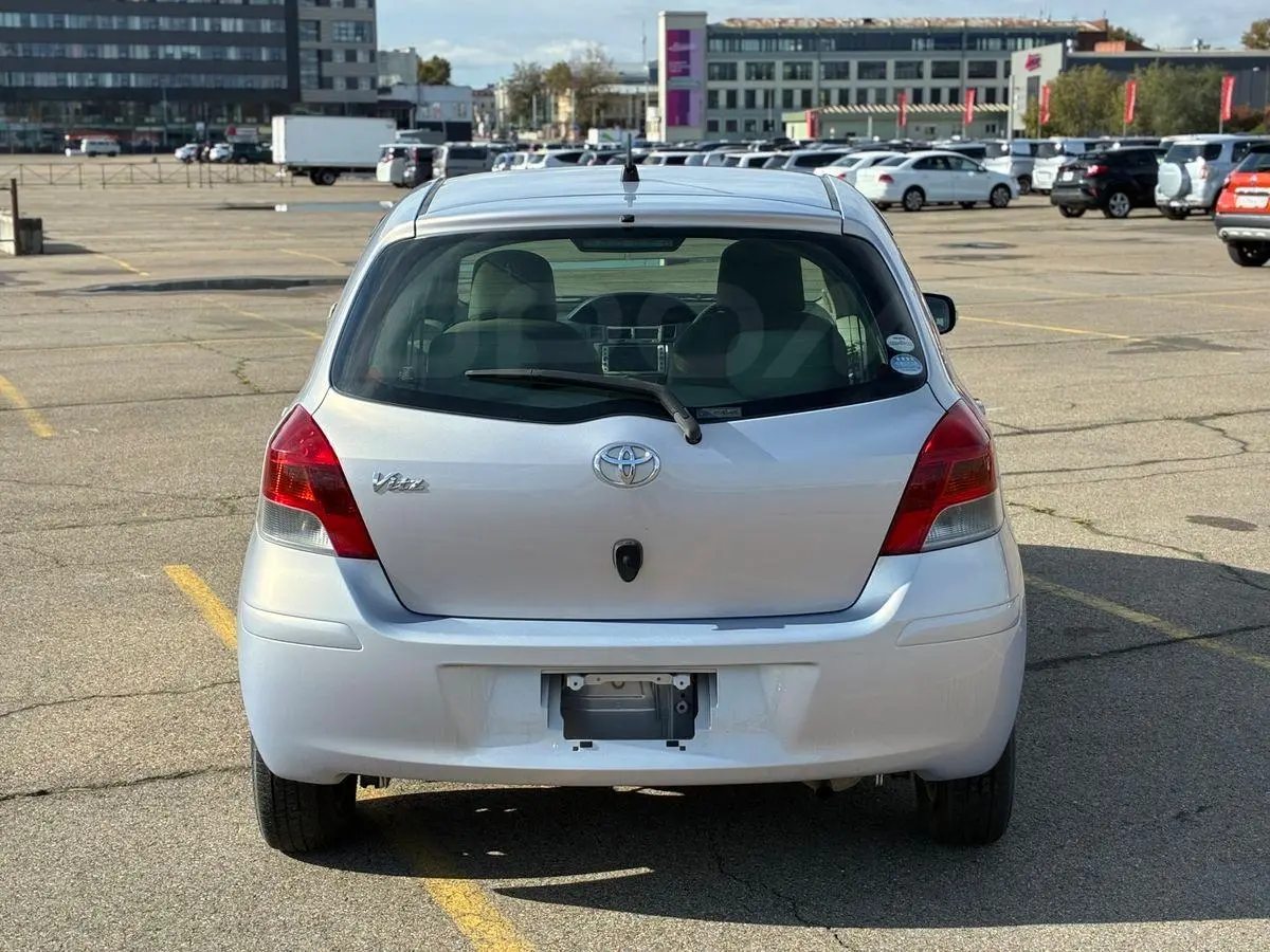 Toyota Vitz 2010