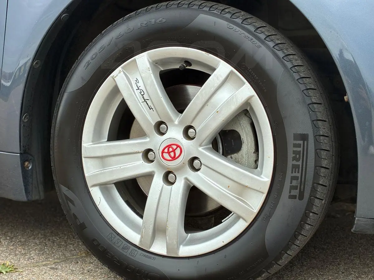 Toyota Avensis 2009