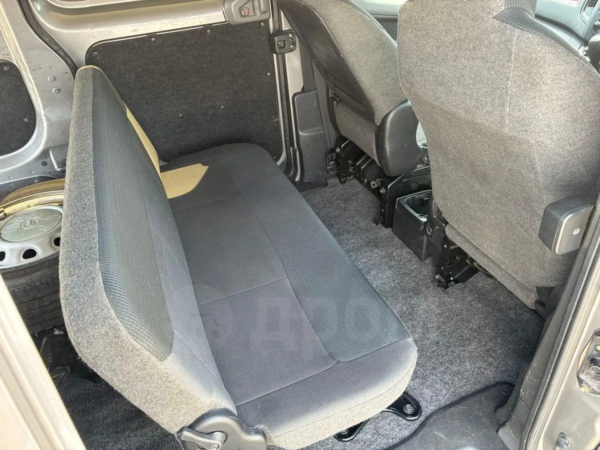Nissan NV200 2012