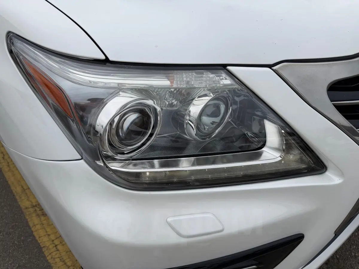 Lexus LX570 2014