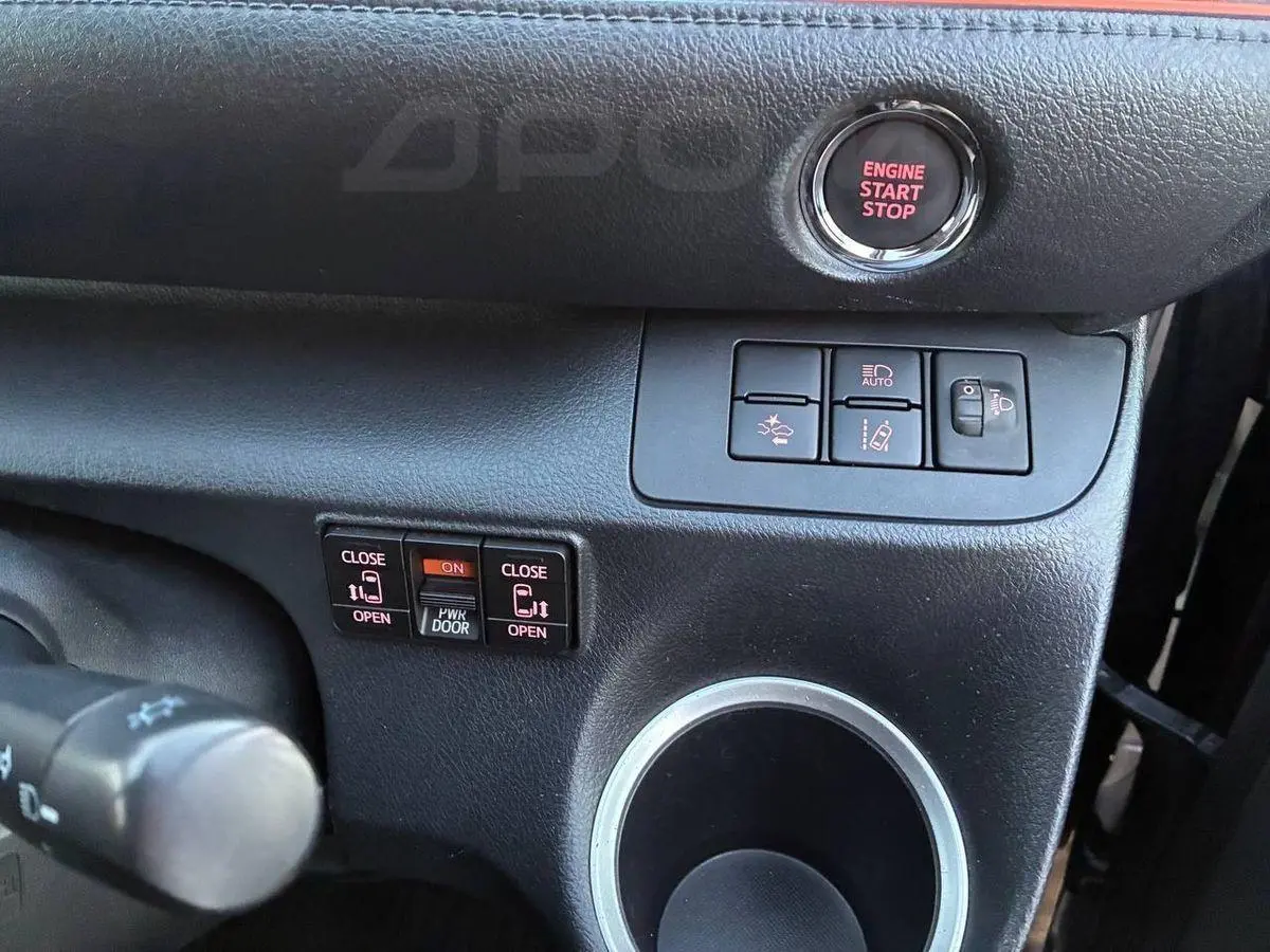 Toyota Sienta 2019