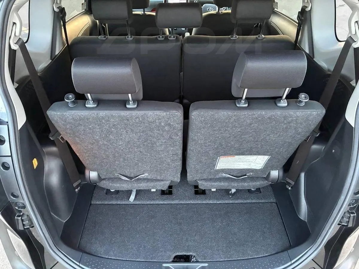 Toyota Sienta 2019
