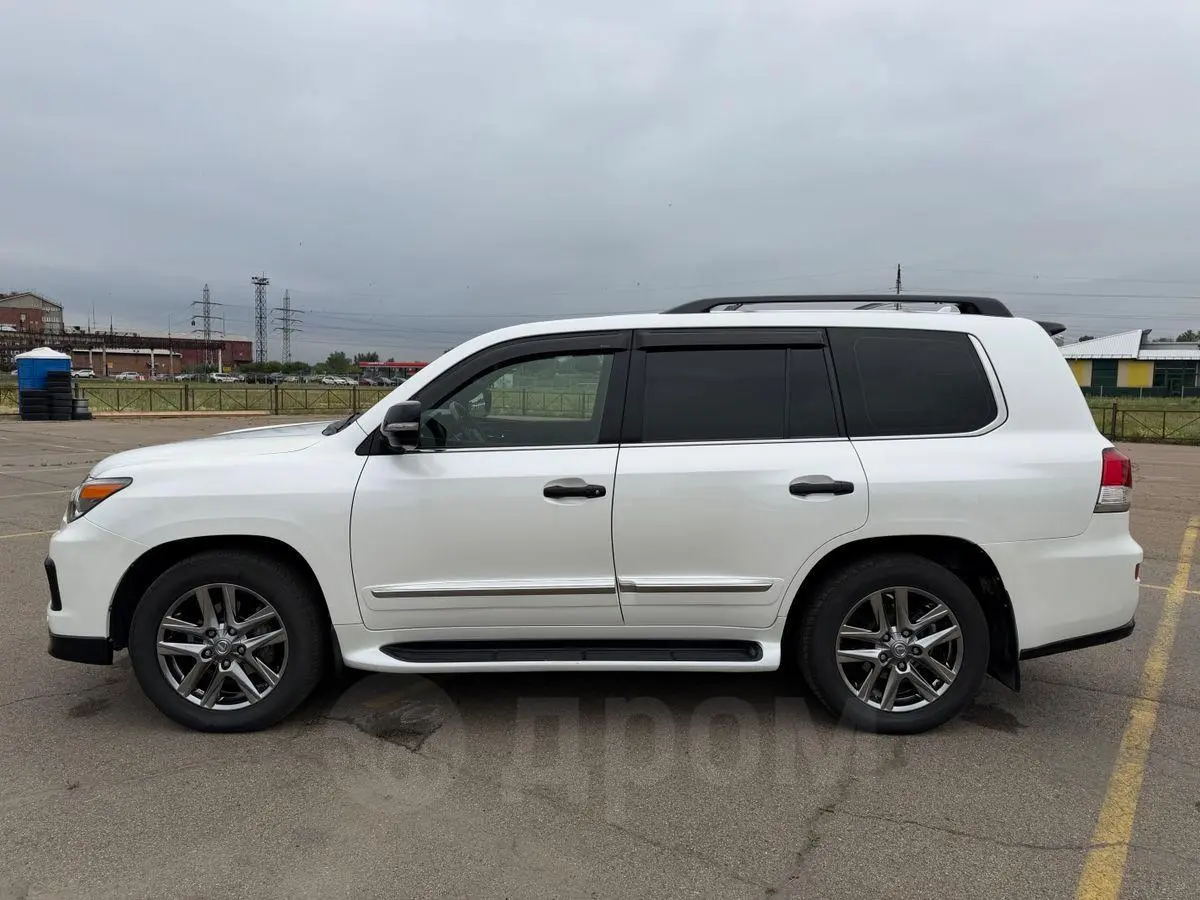 Lexus LX570 2014