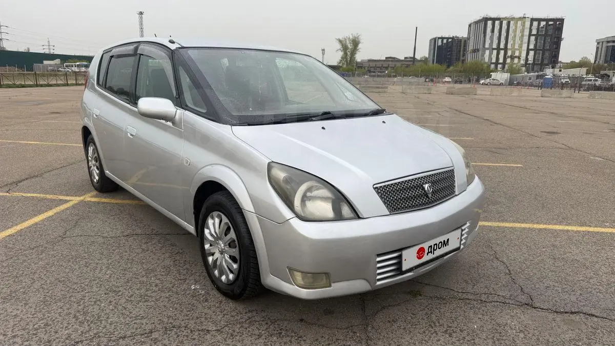 Toyota Opa 2001