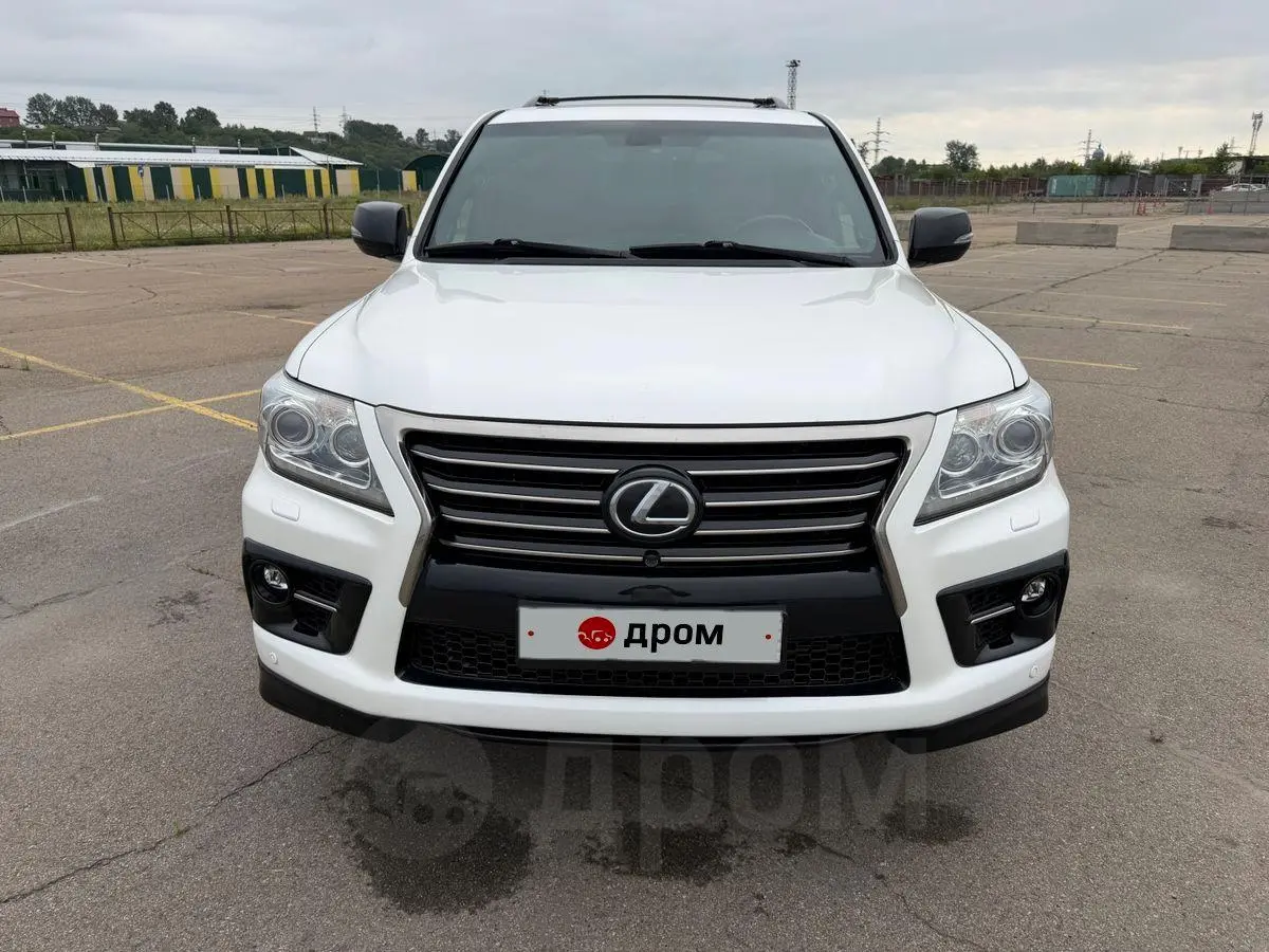 Lexus LX570 2014