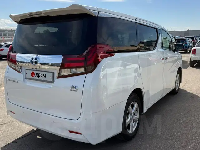 Toyota Alphard 2015
