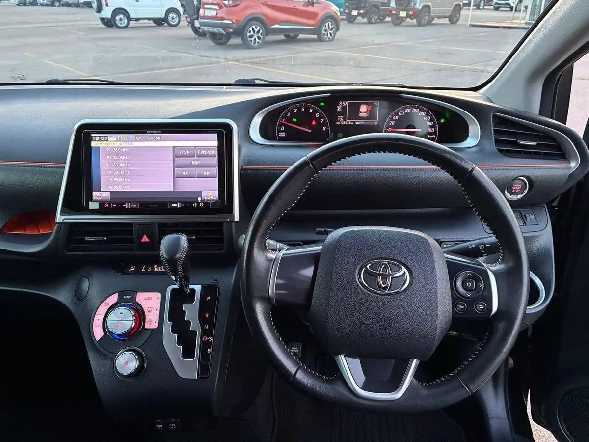 Toyota Sienta 2019