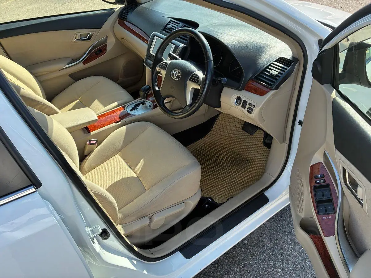 Toyota Premio 2015