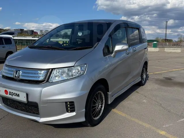 Honda Freed Spike 2012