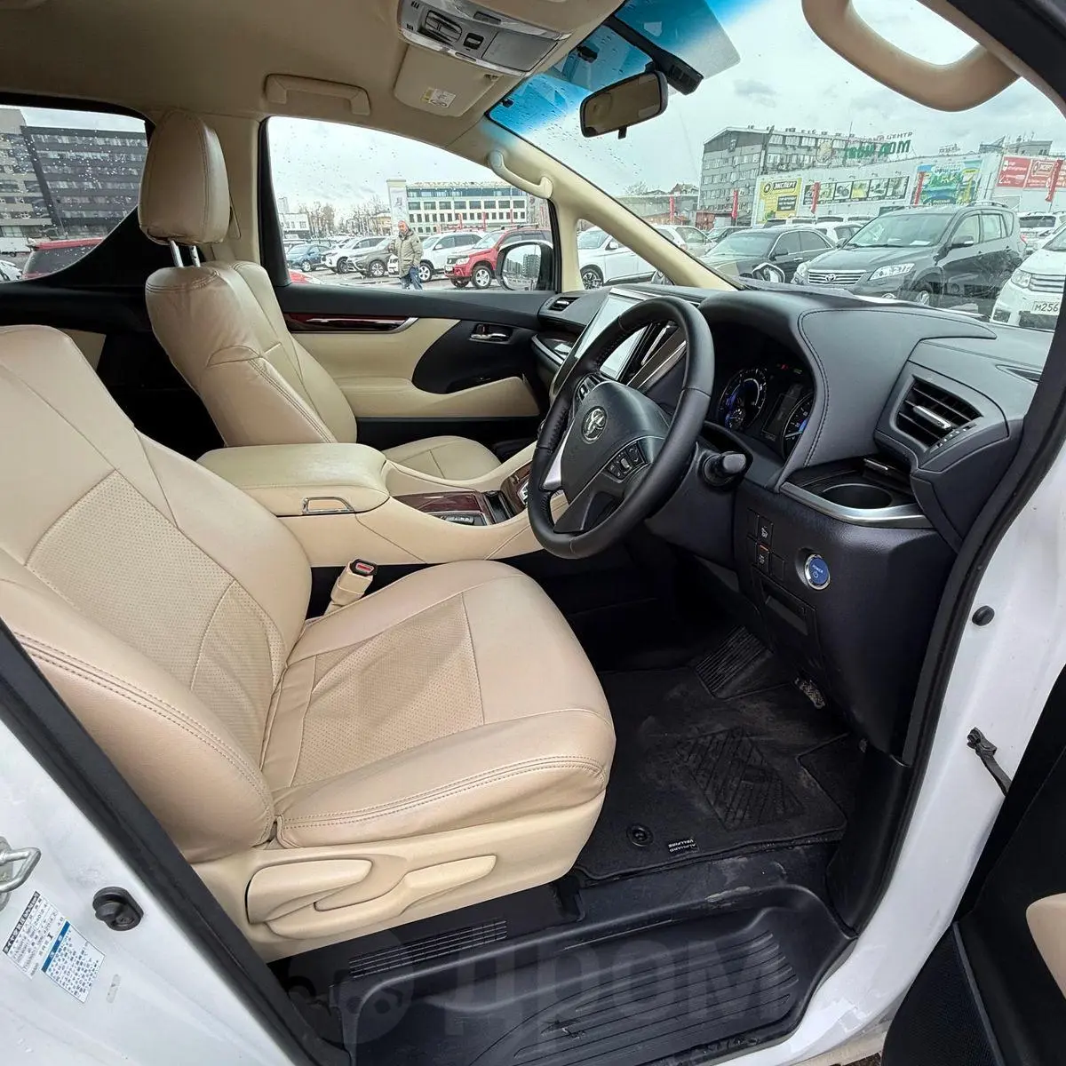 Toyota Alphard 2015