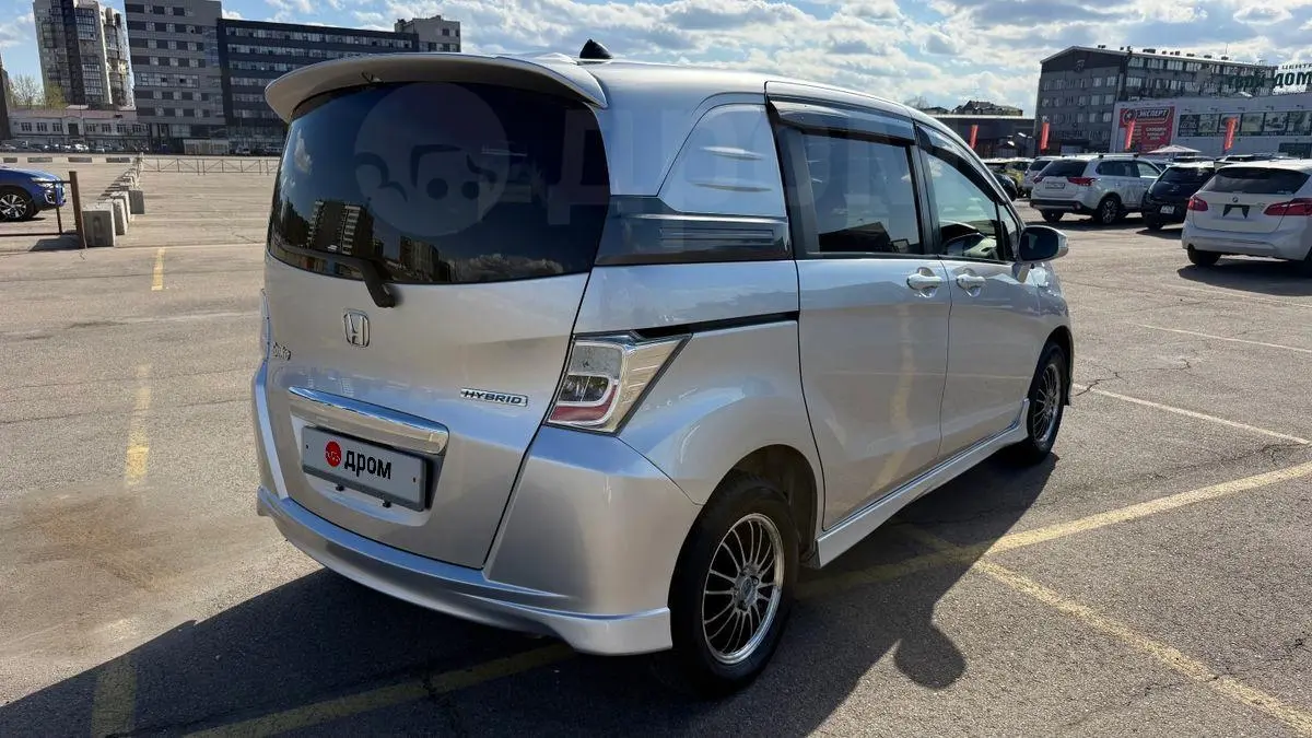 Honda Freed Spike 2012