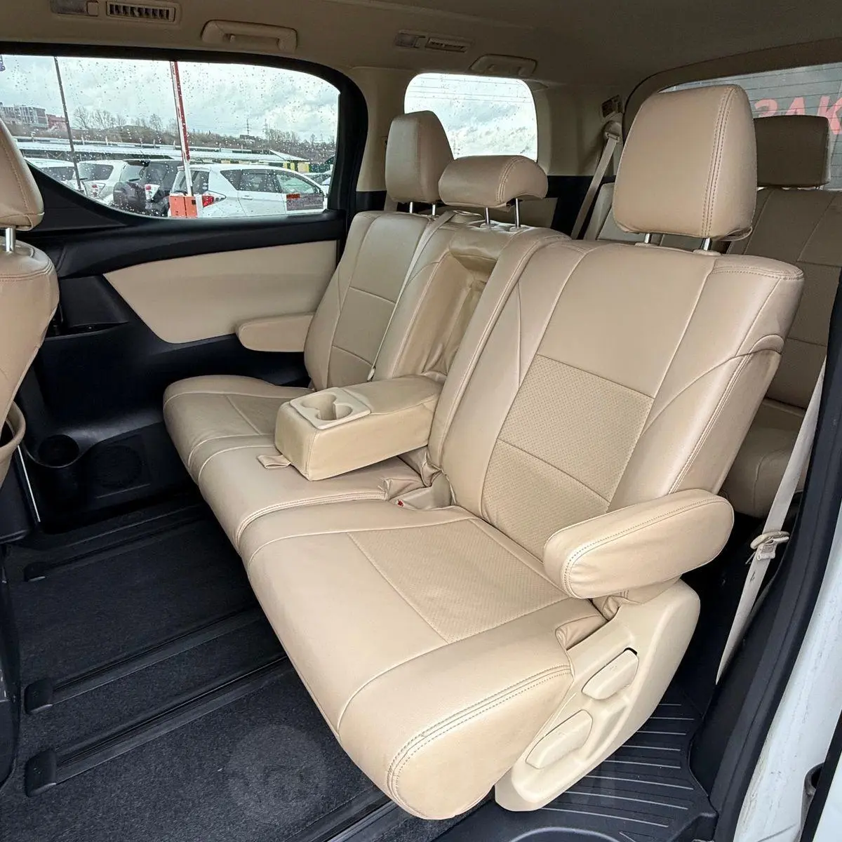 Toyota Alphard 2015