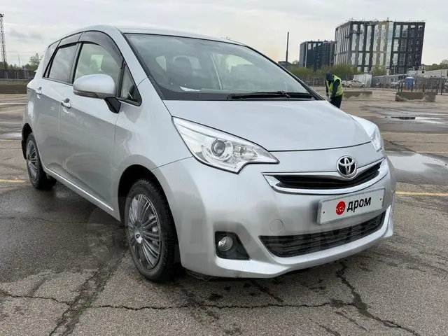 Toyota Ractis 2014