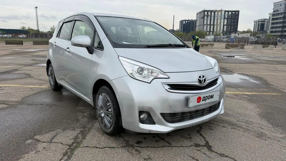 Toyota Ractis 2014