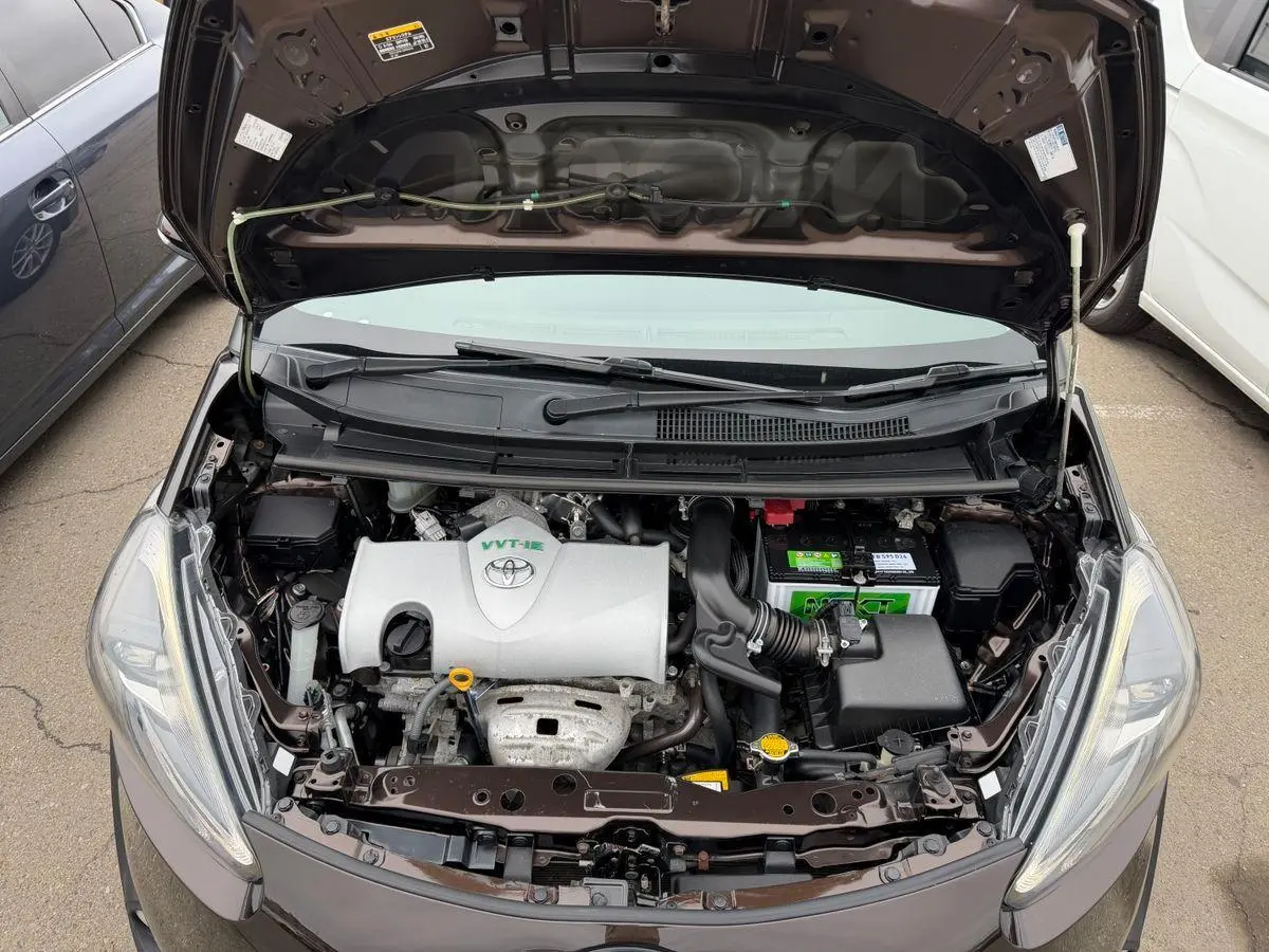 Toyota Sienta 2016