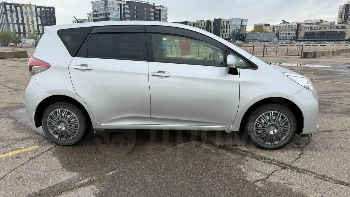 Toyota Ractis 2014
