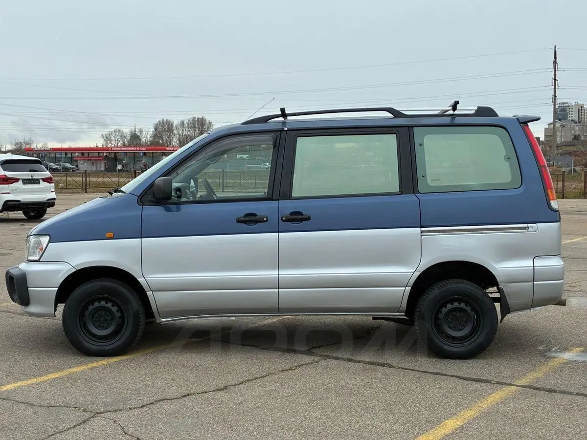 Toyota Town Ace Noah 1996