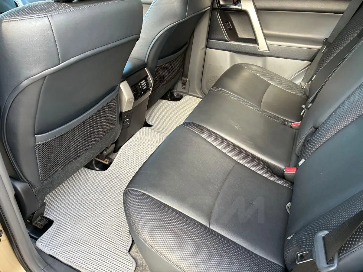 Toyota Land Cruiser Prado 2012