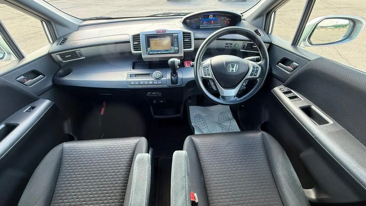 Honda Freed Spike 2012