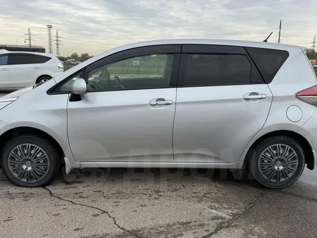 Toyota Ractis 2014