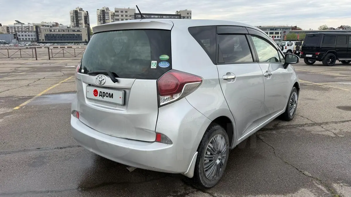 Toyota Ractis 2014