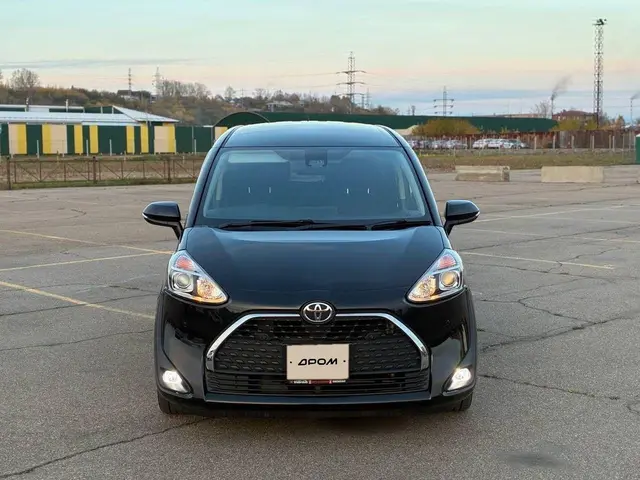 Toyota Sienta 2019