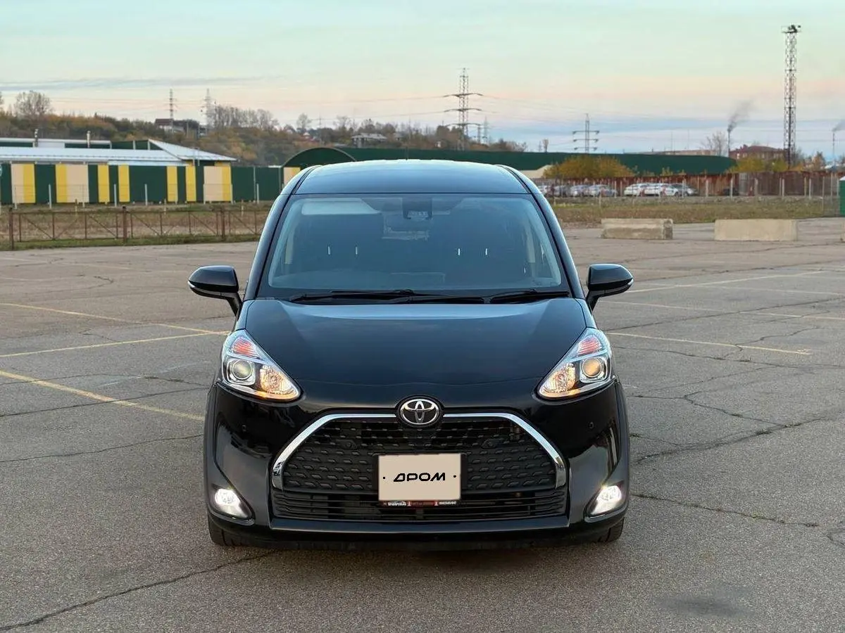 Toyota Sienta 2019