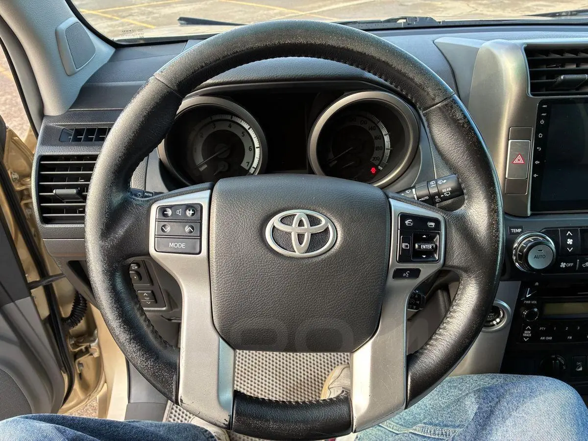 Toyota Land Cruiser Prado 2012